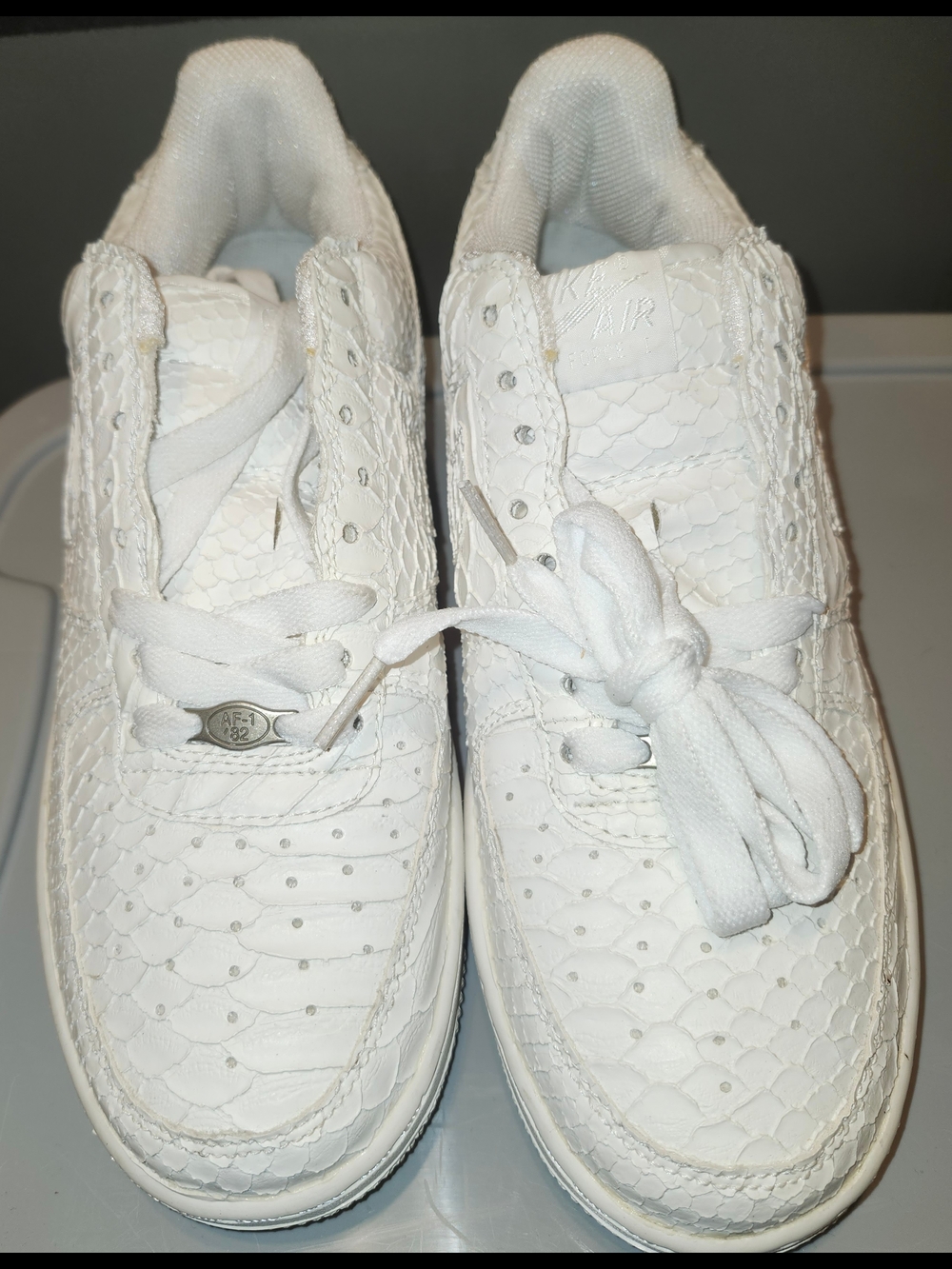 Nike White Women's Athletic Sneakers with Embossed Texture